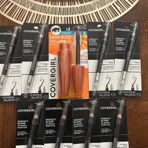 COVERGIRL Eyeliner bundle - Picture 2 of 2